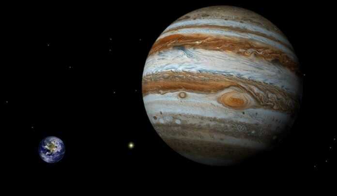 Юпитер - большая газовая планета с уникальными особенностями